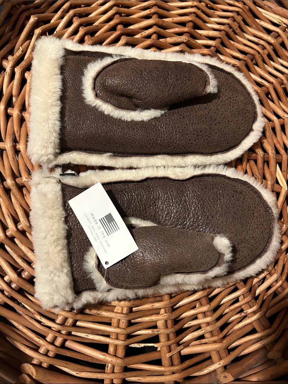 NWT Unisex Sheepskin Shearling-Lined Mittens made in the USA